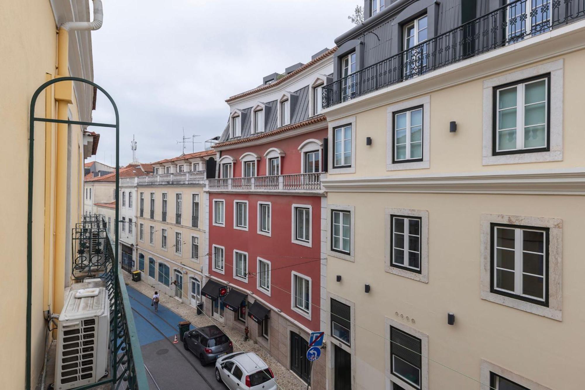 Chiado Center 1Bdr Flat By Lovelystay Lisboa Eksteriør billede