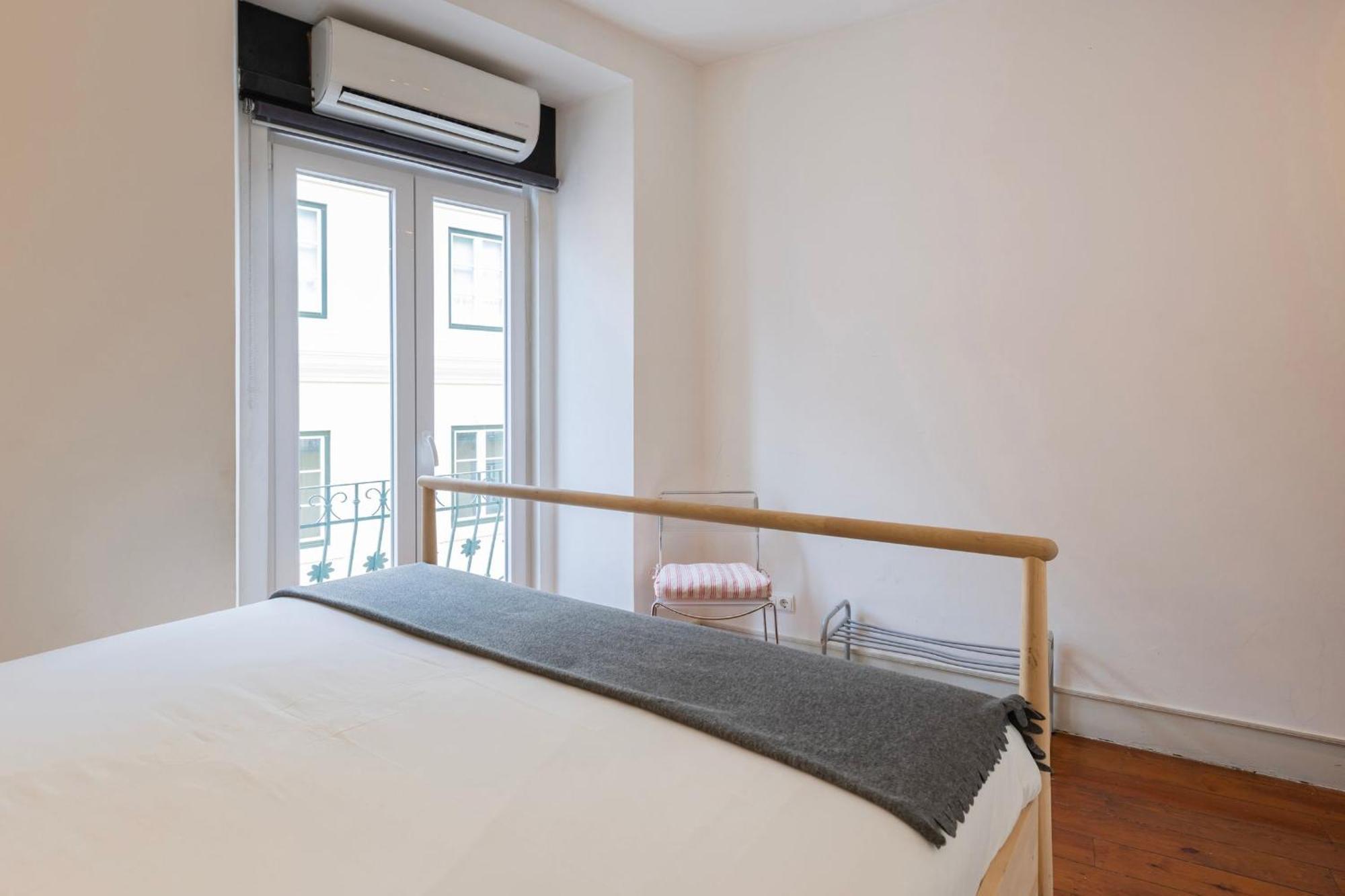 Chiado Center 1Bdr Flat By Lovelystay Lisboa Eksteriør billede